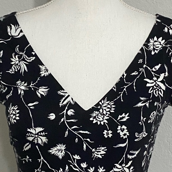 NWT Loft Rainforest cutout button back dress. - 0 - Picture 6 of 10